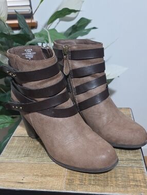 Madden Girl DELUXXXE Sz 8 Womens Zip Heel Strap Brown Bootie